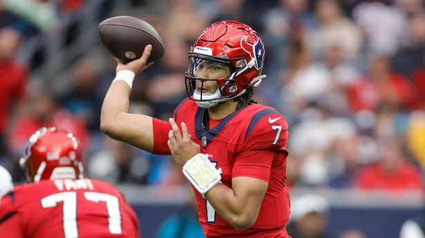 Josh Allen receives a message from Jalen Hurts as Travis Kelce breaks the record – 10 NFL talking points