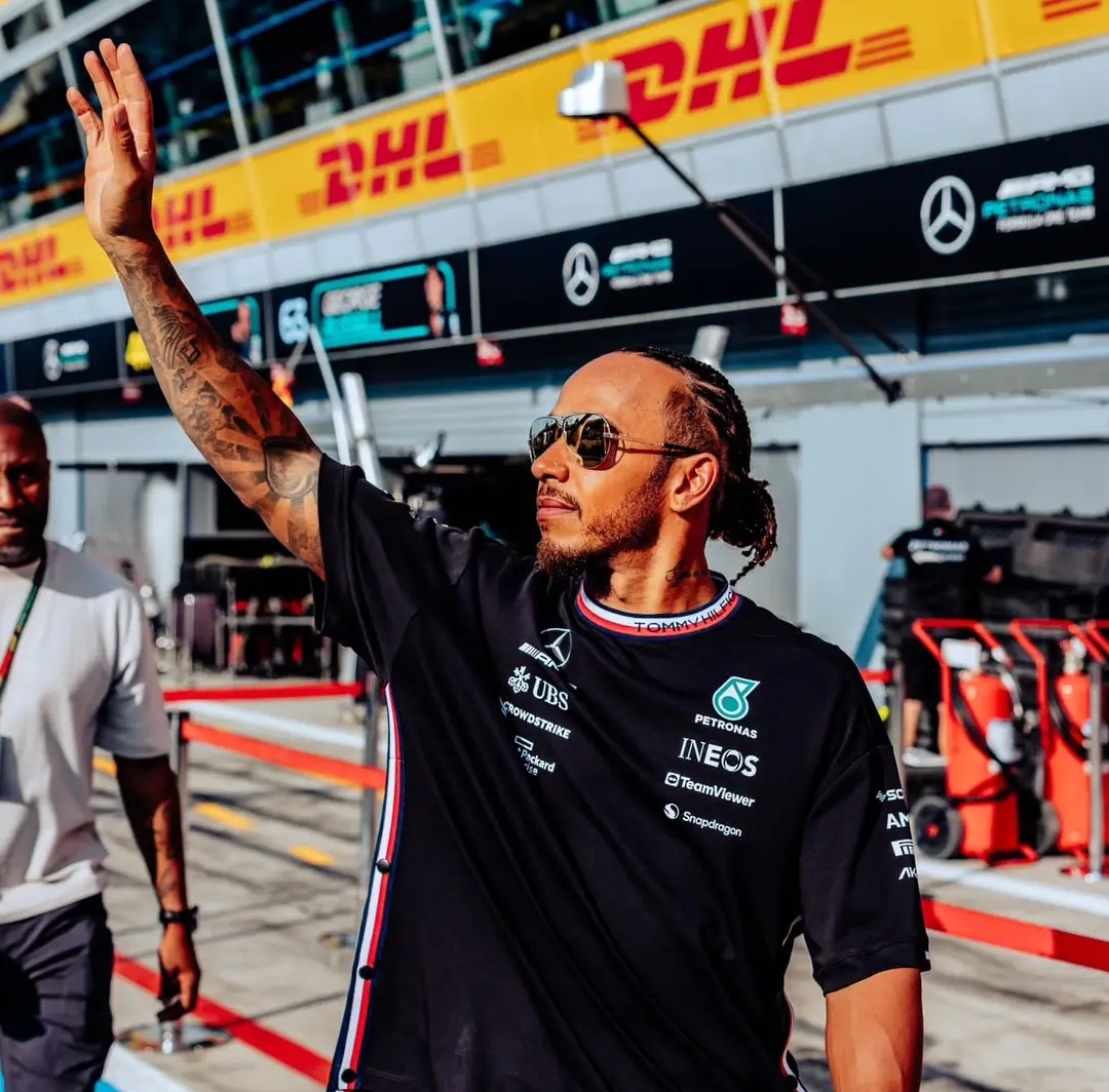 In a frustrated Abu Dhabi Grand Prix decision, Lewis Hamilton puts pressure on Mercedes F1 employees.