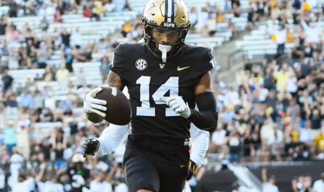 A former All-SEC wide receiver pledges to Colorado