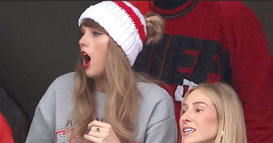 Following the Patriots’ push of Chiefs’ Travis Kelce in the end zone to prevent a touchdown catch, Taylor Swift had an awkward response.