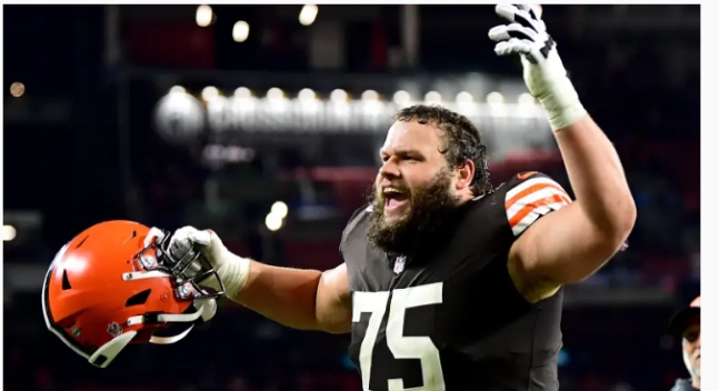 Genius Bowler Joel Bitonio Ends Quiet on Browns Terminating Hostile Mentors