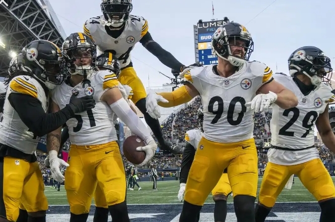 Pittsburgh Steelers Trade Proposal Sees Team Move Into 2024 Draft’s Top 10