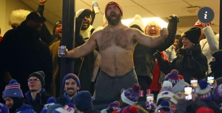 WATCH: Jason Kelce shirtless for screaming celebration alongside Taylor Swift after Travis Kelce scores TD