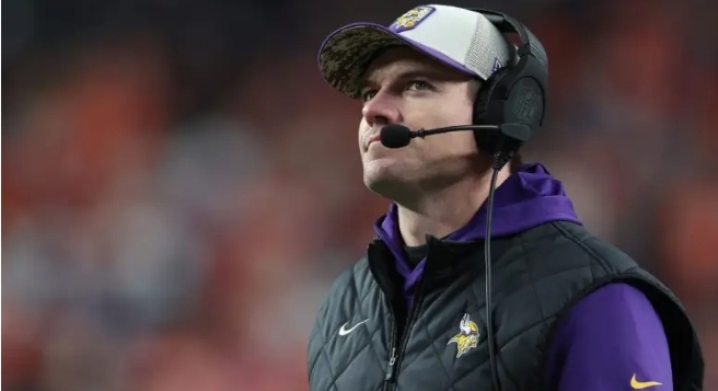 Exclusive on Vikings; Vikings Urged to Trade $13 Million Playmaker for Exciting Young QB