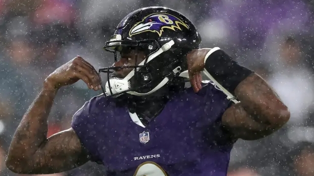 Tyler Huntley, the former starting QB for the Ravens, has been signed by the Browns.