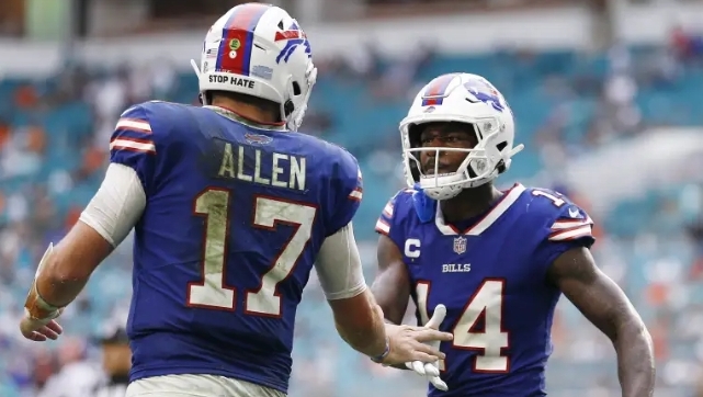 Breaking; Bills WR Stefon Diggs Turns Heads With 2-Word Statement on Josh Allen