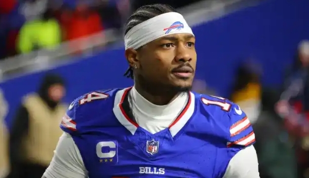 Exclusive; Ex-Bills WR Stefon Diggs Sparks Concern After Skipping OTAs in Houston