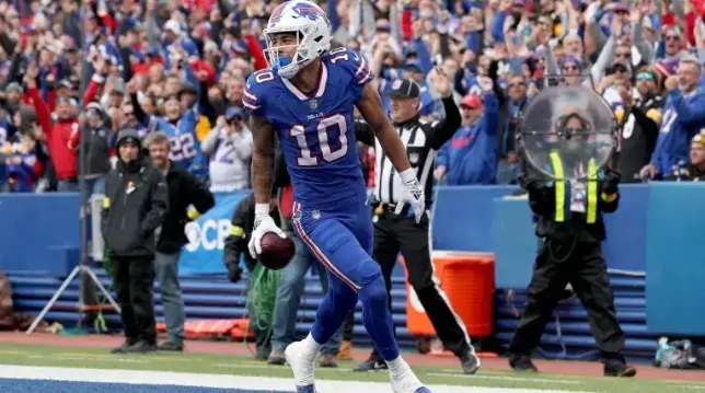 Breaking; Bills Face Injury Scare as Top Returning WR Goes Down at Practice