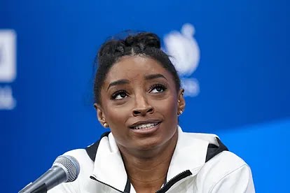 Simone Biles gets tired of fans chasing her down and responds to avoid the “harassment” of one question