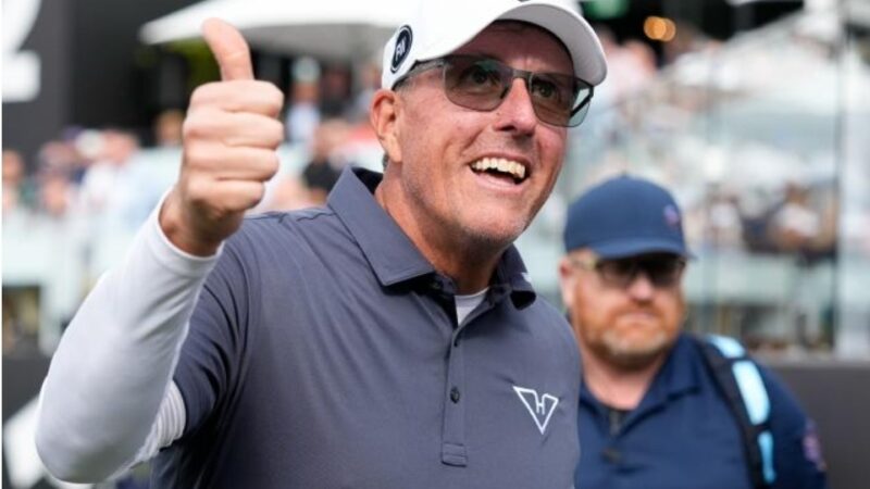 You don’t have to lose bets like Phil Mickelson to win these special golf runners.