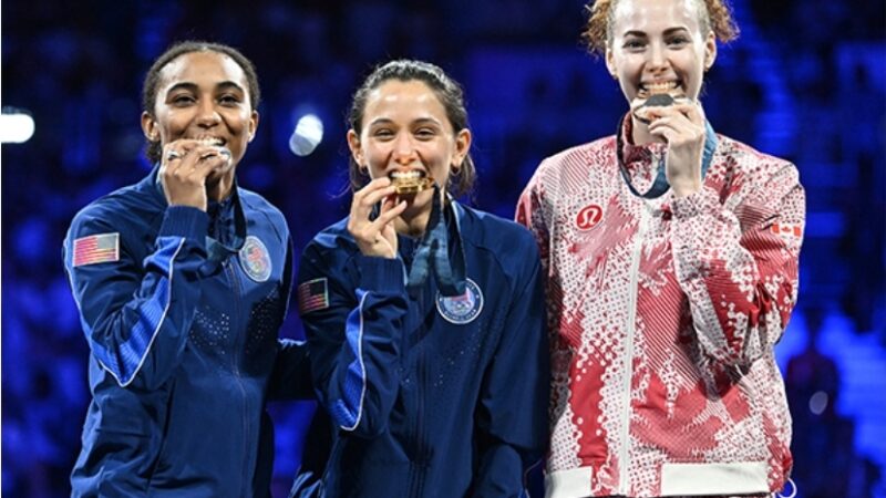 Lexington fencer Lee Kiefer wins second consecutive Olympic gold medal