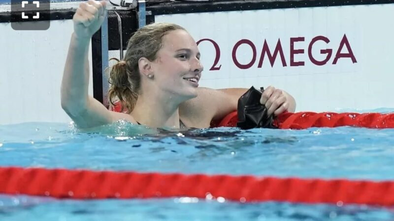 Canadian swimmer Summer McIntosh dominates to win Olympic 400-metre medley gold