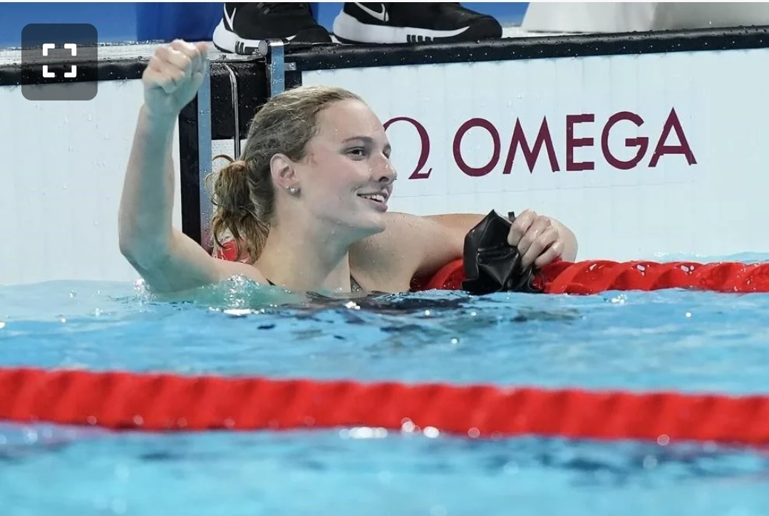 Canadian swimmer Summer McIntosh dominates to win Olympic 400-metre medley gold