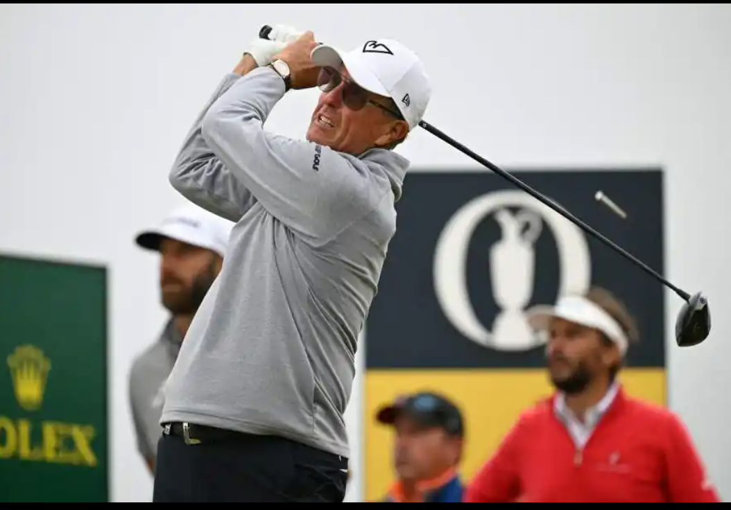 Paul Ellis/AFP via Getty ImagesPhil Mickelson vows to “walk away” from LIV Golf team if issues aren’t resolvedDric Sam