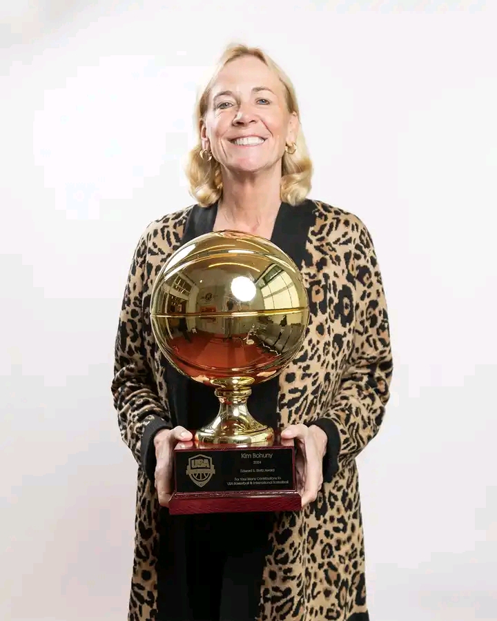 Long time NBA executive Kim Bohuny has been honoured with the USA basketball award.