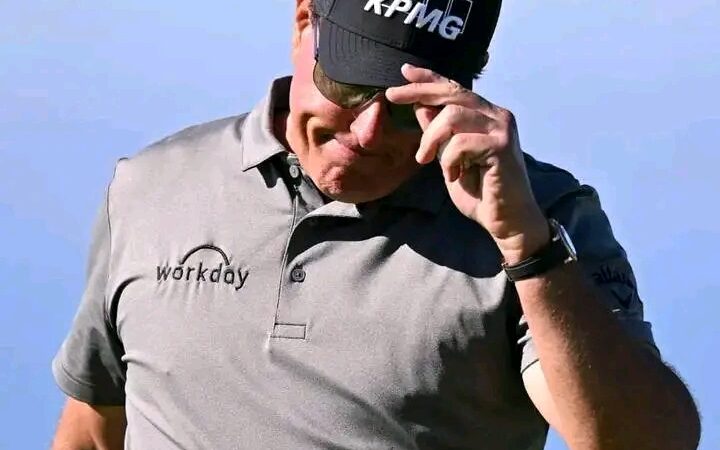 BREAKING NEWS: Phil Mickelson officially retires from golf due to sudden worsening of symptoms.