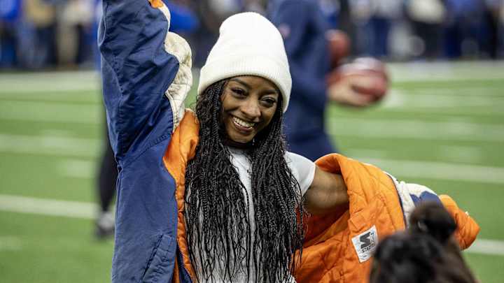 Simone Biles Shows Off Dramatic New Hairstyle in Selfie with Husband Jonathan Owens